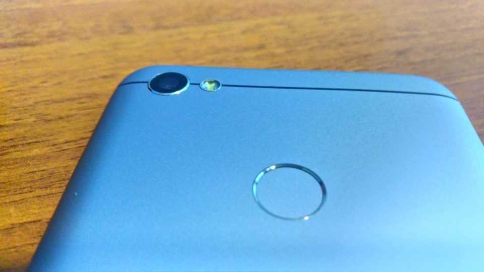 Сканер отпечатков пальцев, основная камера, вспышка Xiaomi Redmi Note 5A Prime